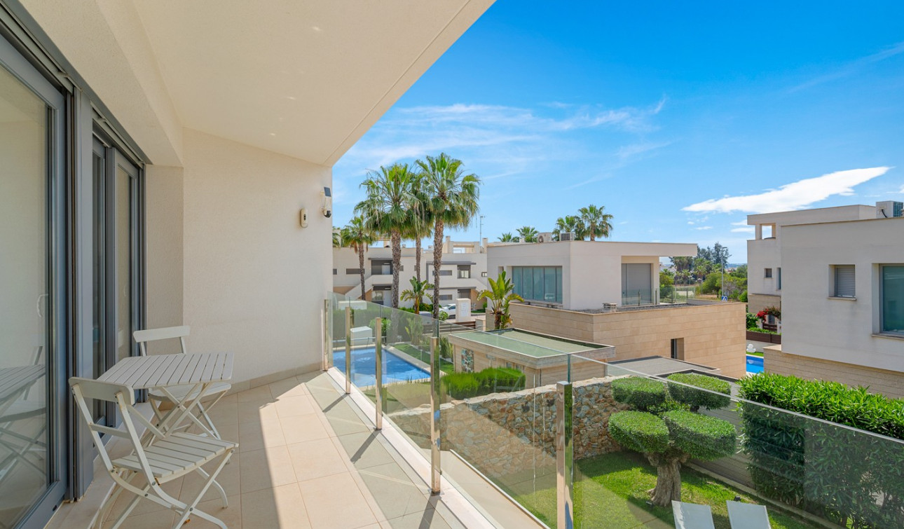 Herverkoop - Vrijstaande villa - Orihuela Costa - Vistabella Golf