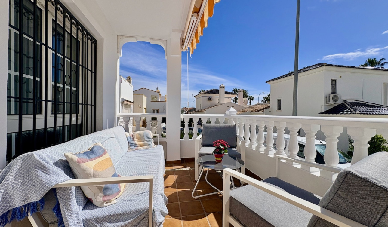 Herverkoop - Vrijstaande villa - Orihuela - Villamartin