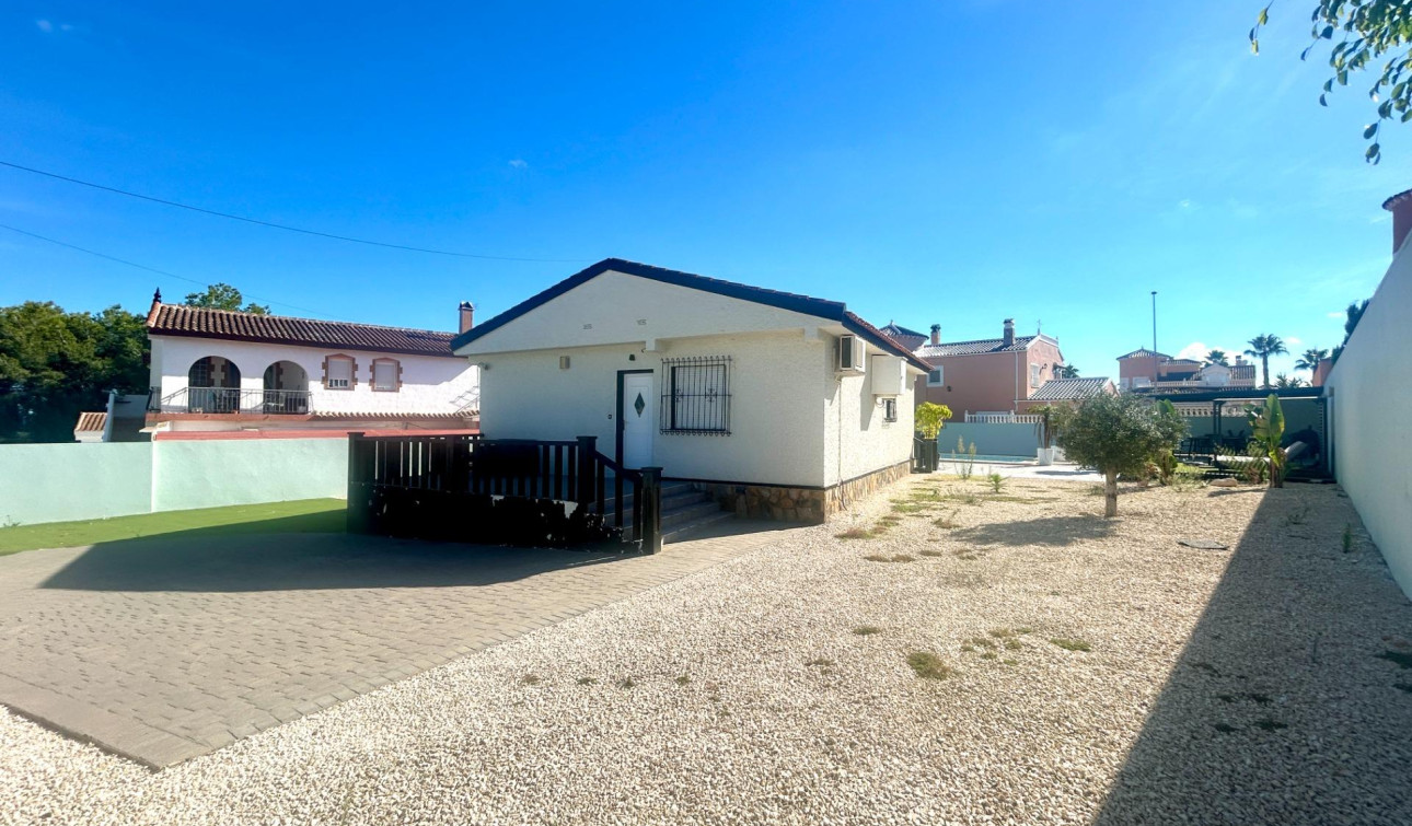 Herverkoop - Vrijstaande villa - Pilar de la Horadada - Pinar de Campoverde