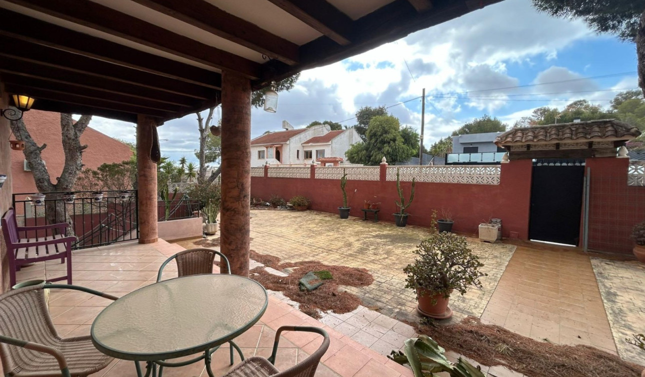 Herverkoop - Vrijstaande villa - San Miguel de Salinas - Urbanizaciones