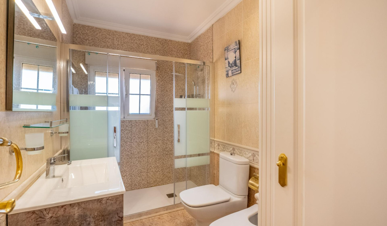 Herverkoop - Vrijstaande villa - Torrevieja - El chaparral