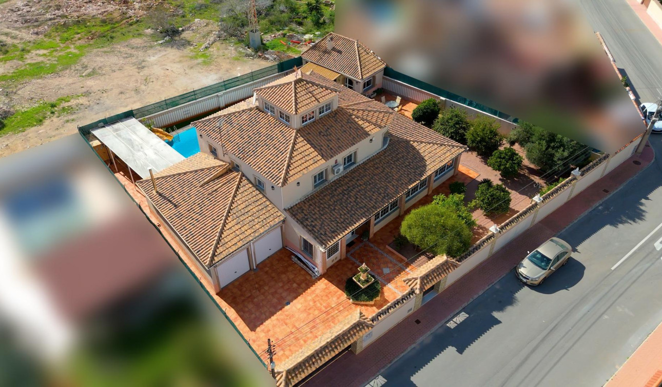 Herverkoop - Vrijstaande villa - Torrevieja - El chaparral