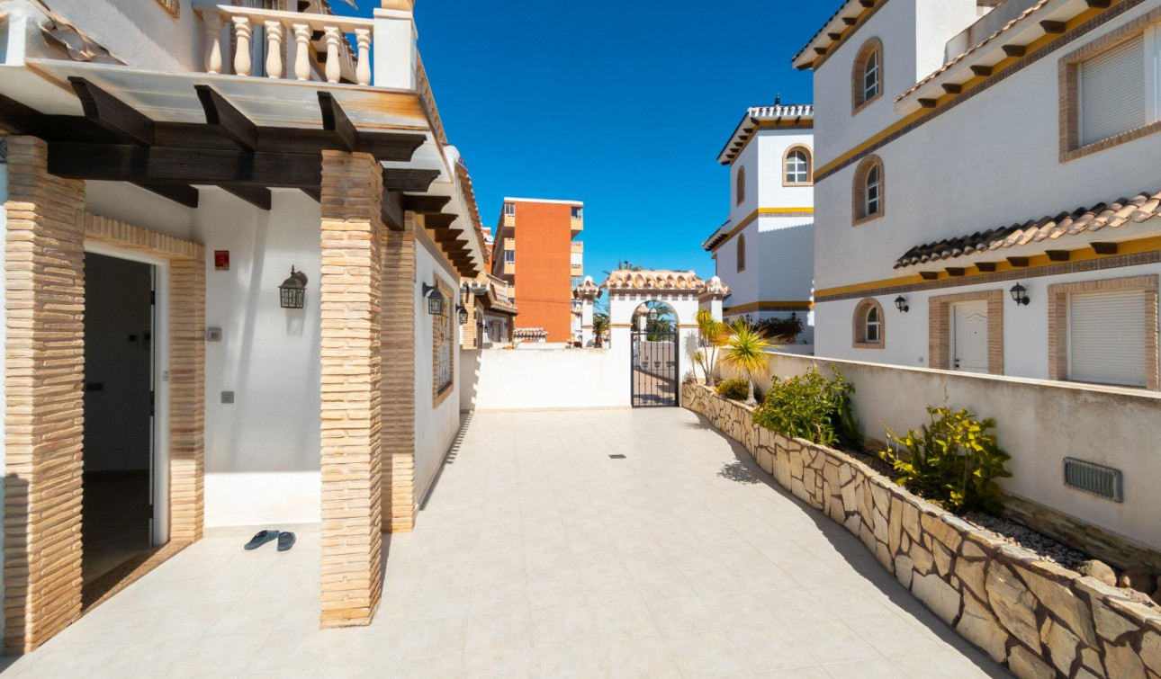 Herverkoop - Vrijstaande villa - Torrevieja - La Mata