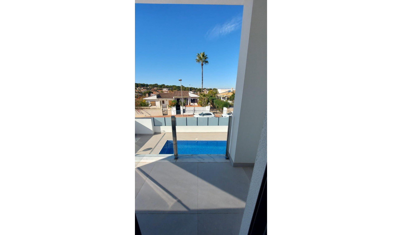 Herverkoop - Vrijstaande villa - Torrevieja - Los Balcones