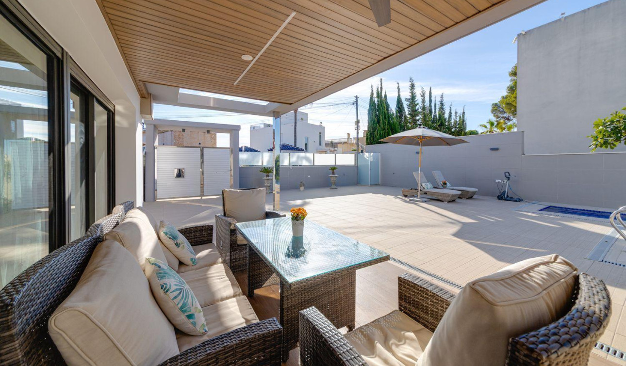 Herverkoop - Vrijstaande villa - Torrevieja - Los Balcones