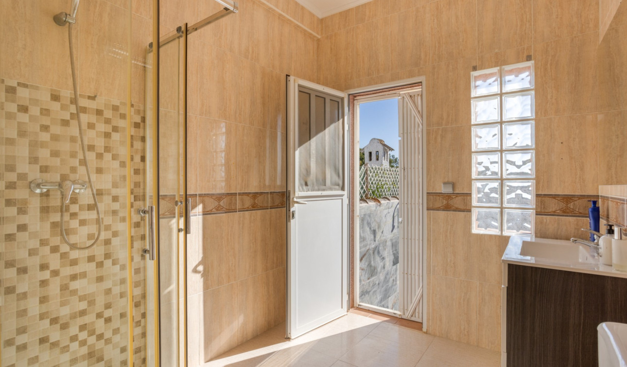 Herverkoop - Vrijstaande villa - Torrevieja - Urbanización San Luis