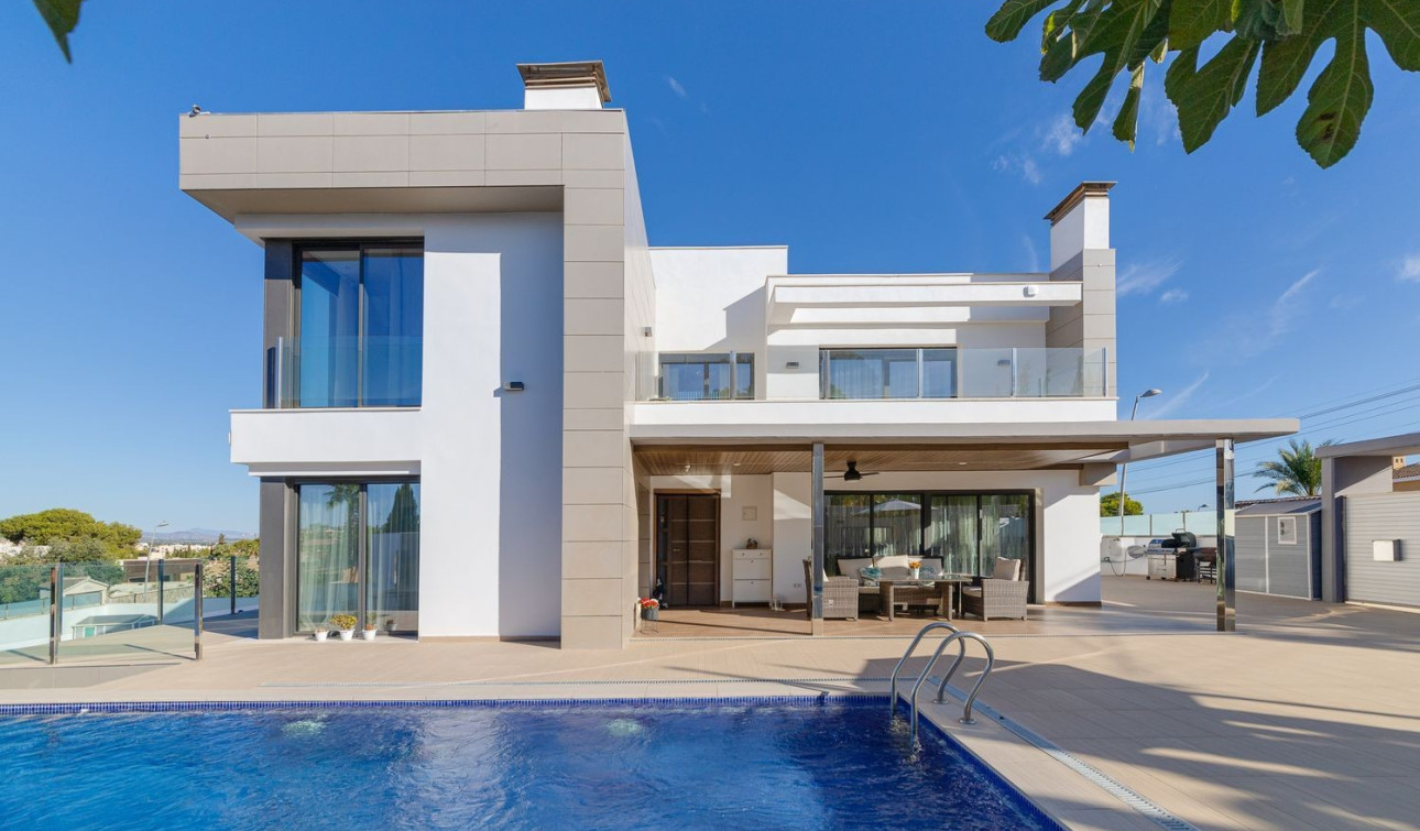 Herverkoop - Vrijstaande villa - Torrevieja