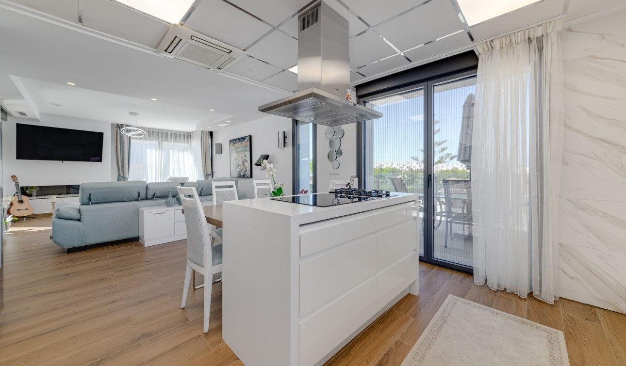 Herverkoop - Vrijstaande villa - Torrevieja