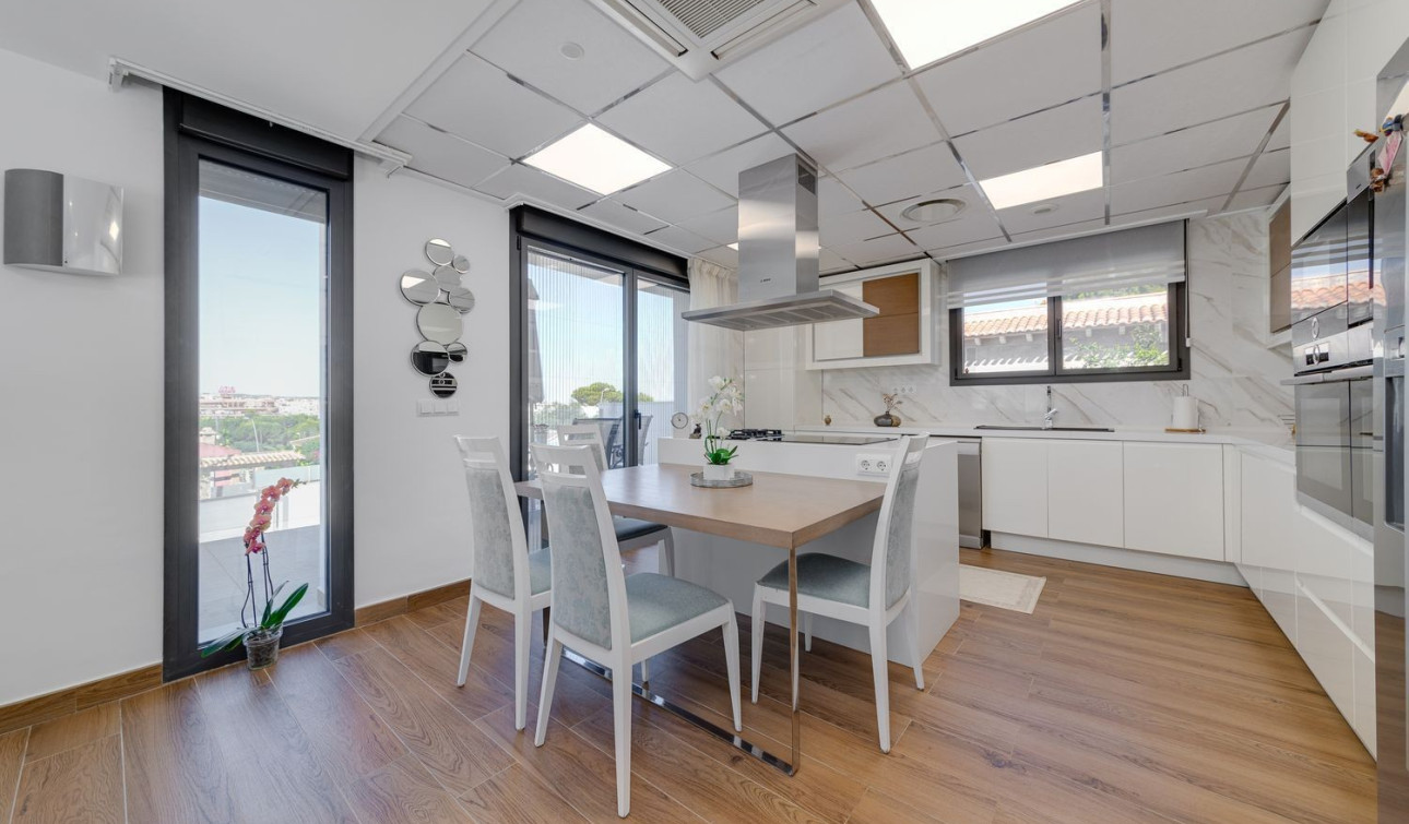 Herverkoop - Vrijstaande villa - Torrevieja