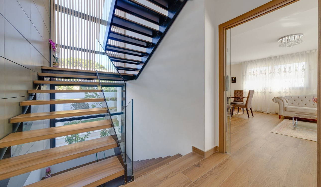 Herverkoop - Vrijstaande villa - Torrevieja