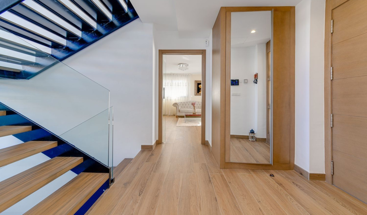 Herverkoop - Vrijstaande villa - Torrevieja