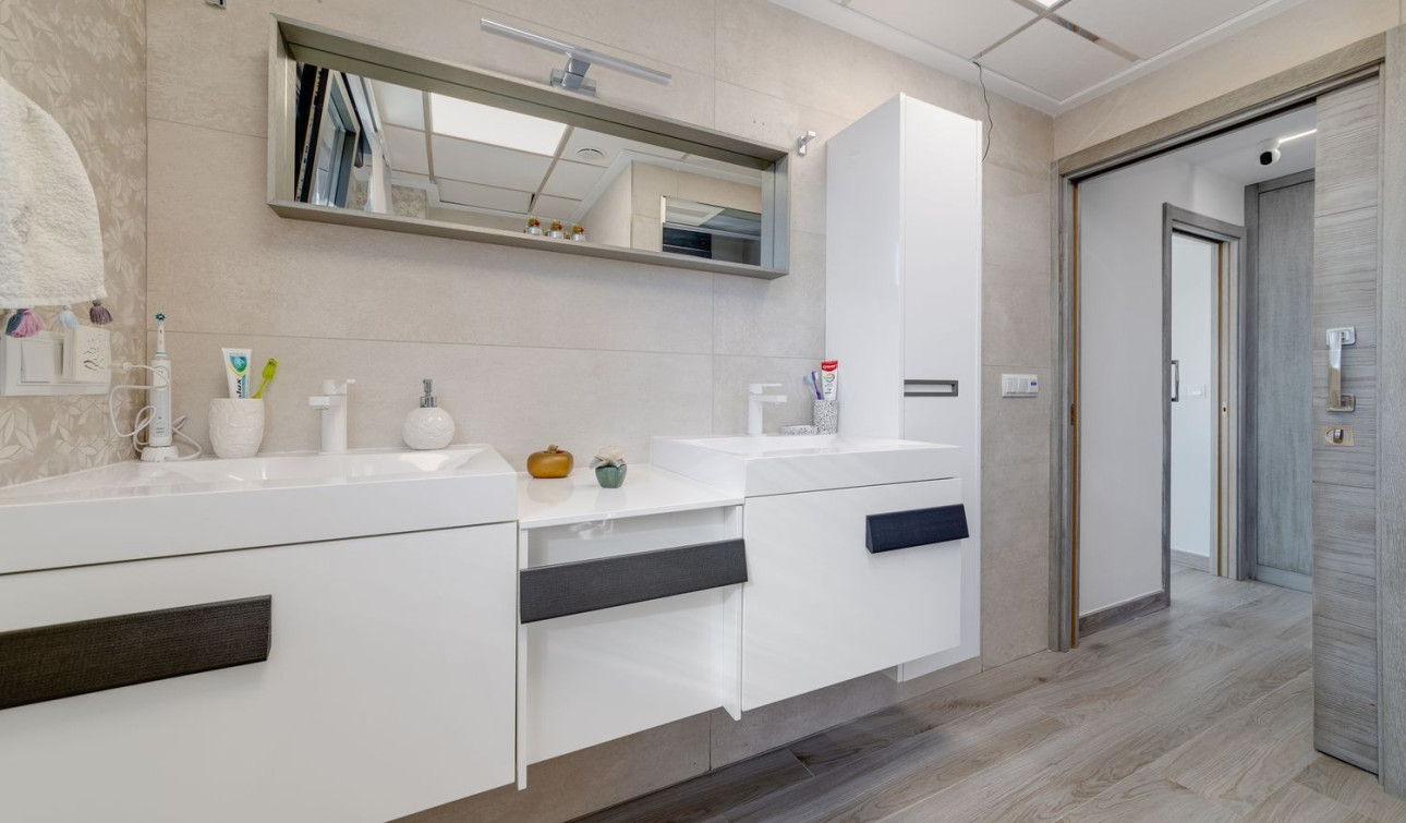 Herverkoop - Vrijstaande villa - Torrevieja