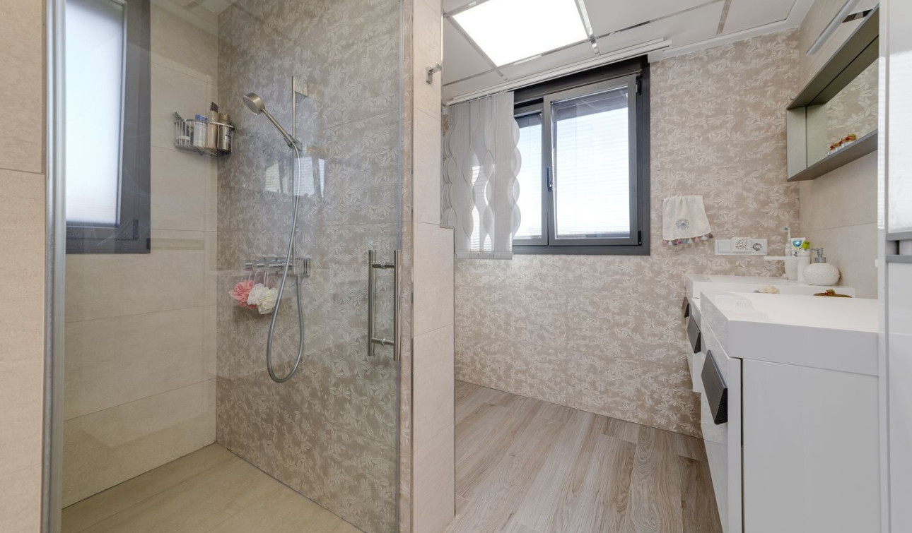 Herverkoop - Vrijstaande villa - Torrevieja