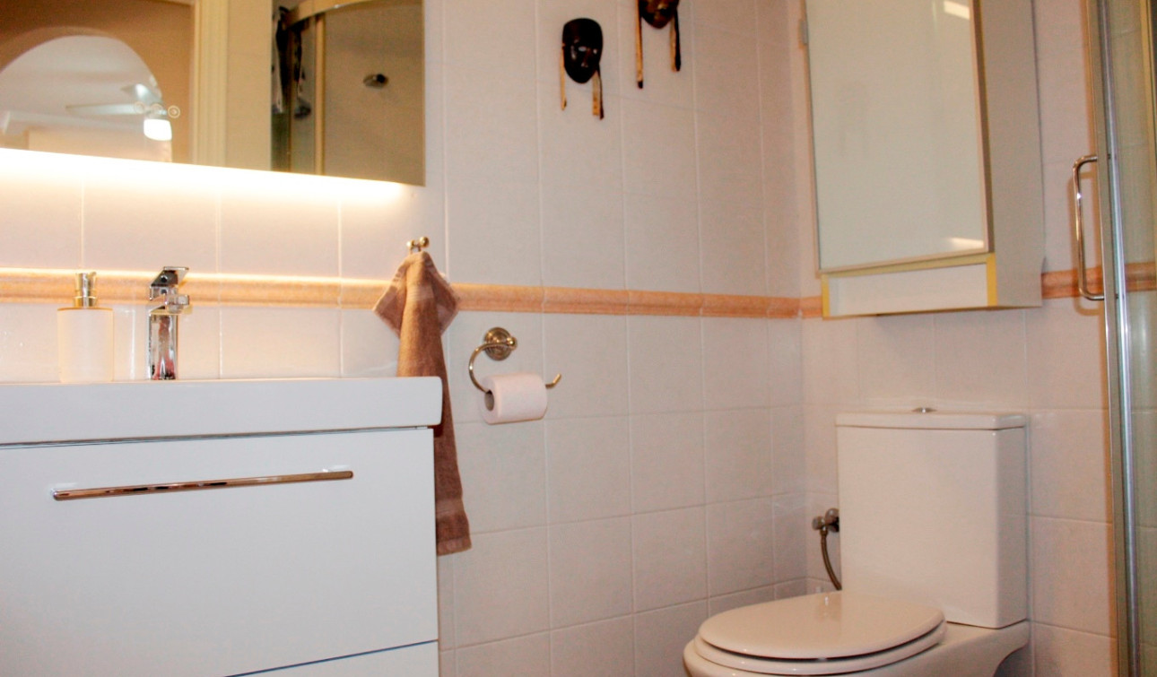 Herverkoop - Vrijstaande villa - Villamartín - PAU 8