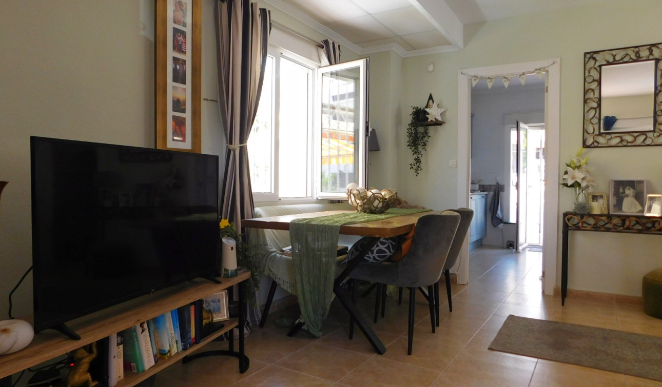 Herverkoop - Vrijstaande villa - Villamartín - Villamartin