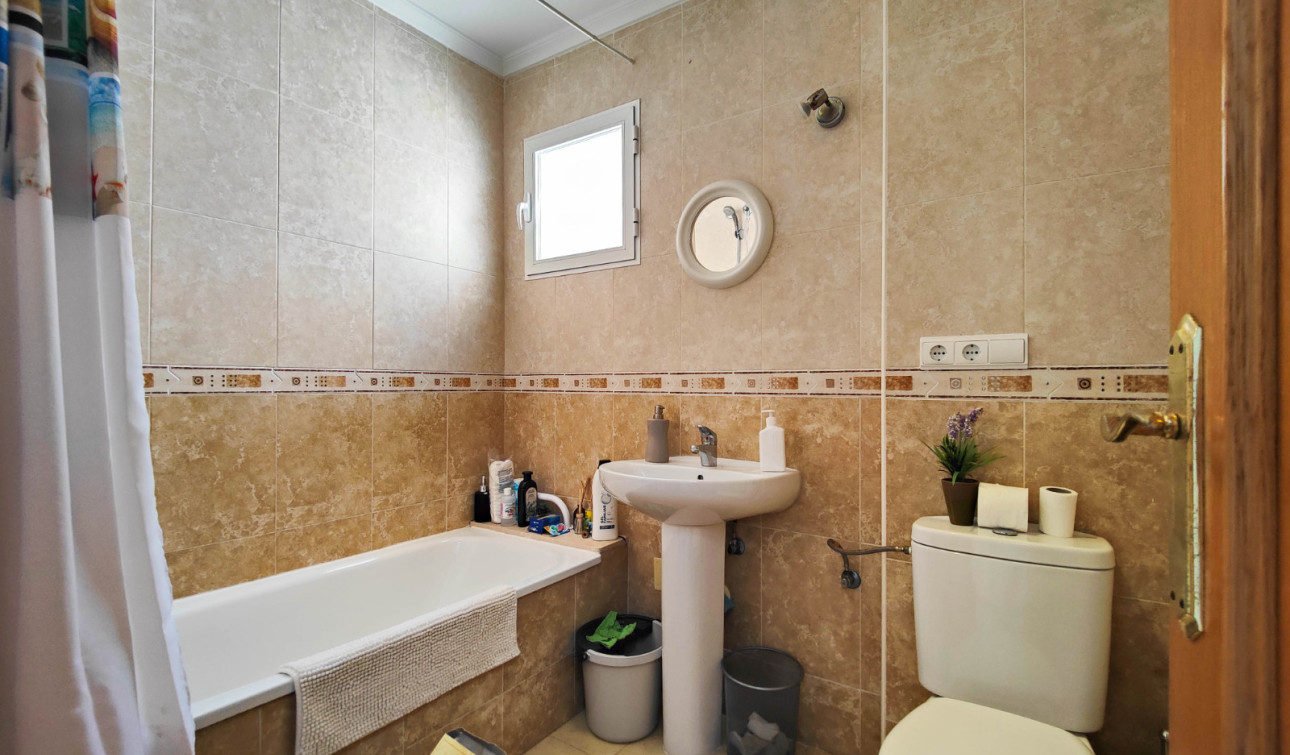Lange Termijn Verhuur - Appartement / Flat - Torrevieja - Antonio Machado