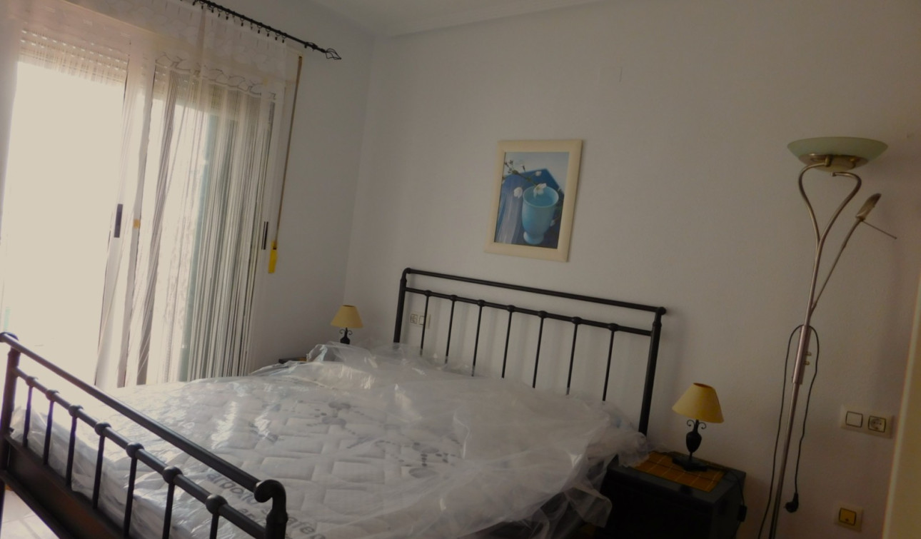 Lange Termijn Verhuur - Appartement / Flat - Villamartín