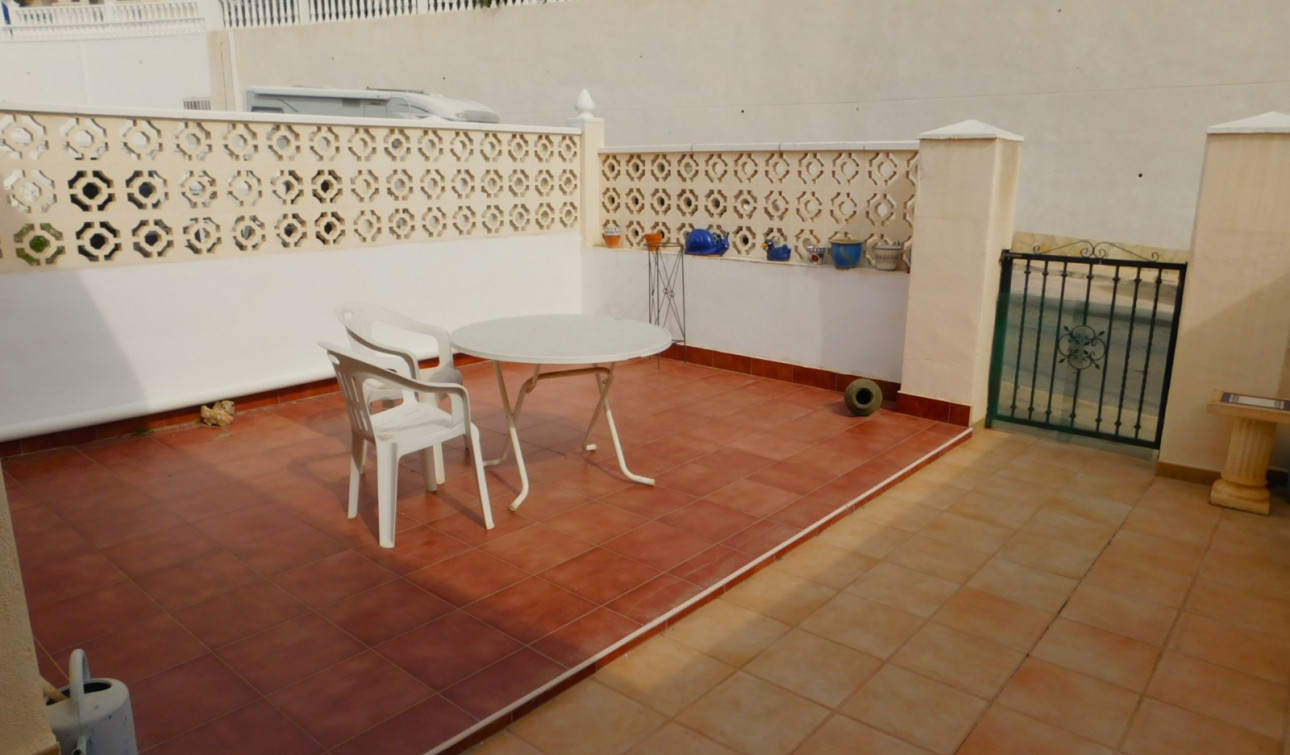 Lange Termijn Verhuur - Appartement / Flat - Villamartín