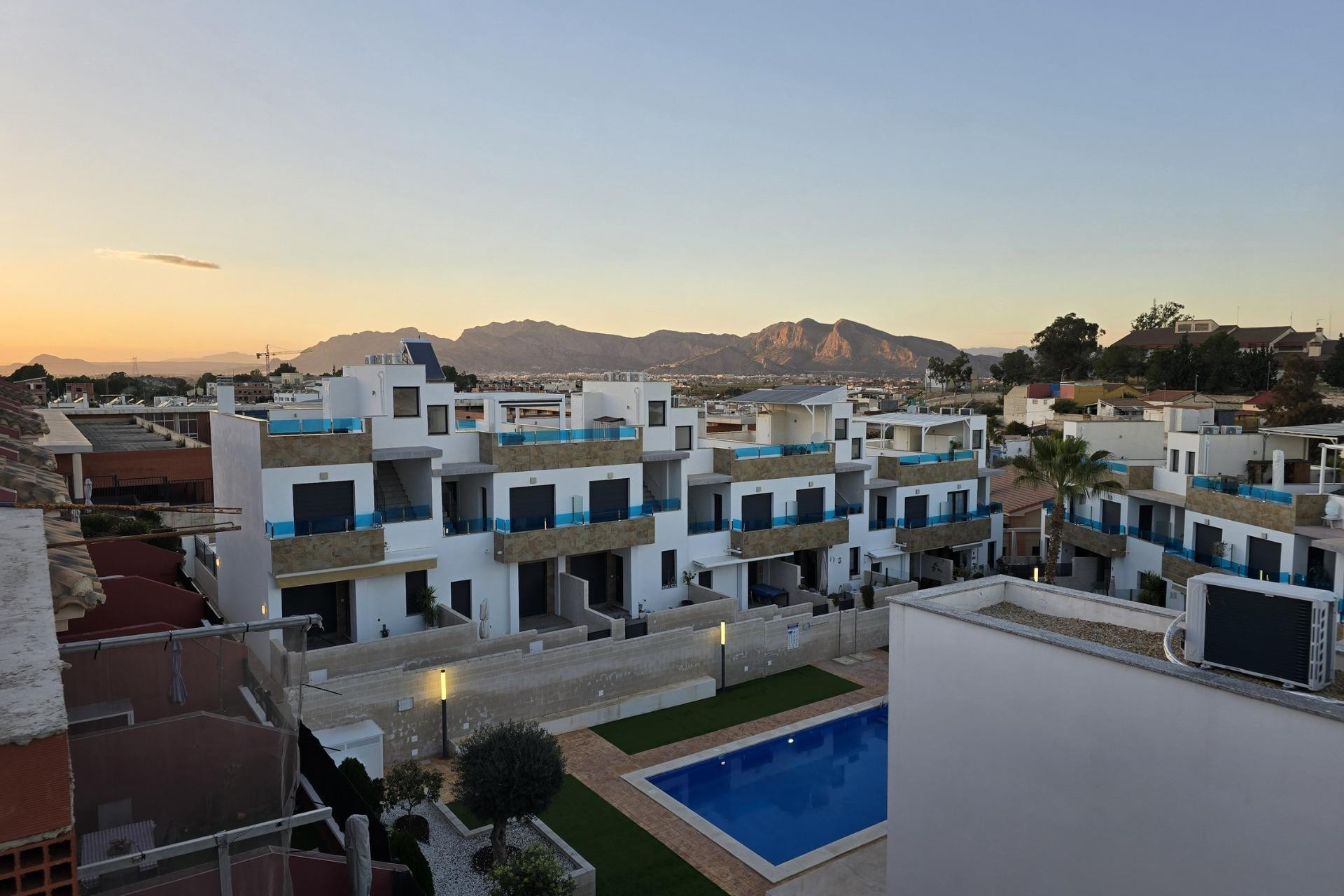 Obra nueva - Casa de Pueblo - Bigastro - pueblo