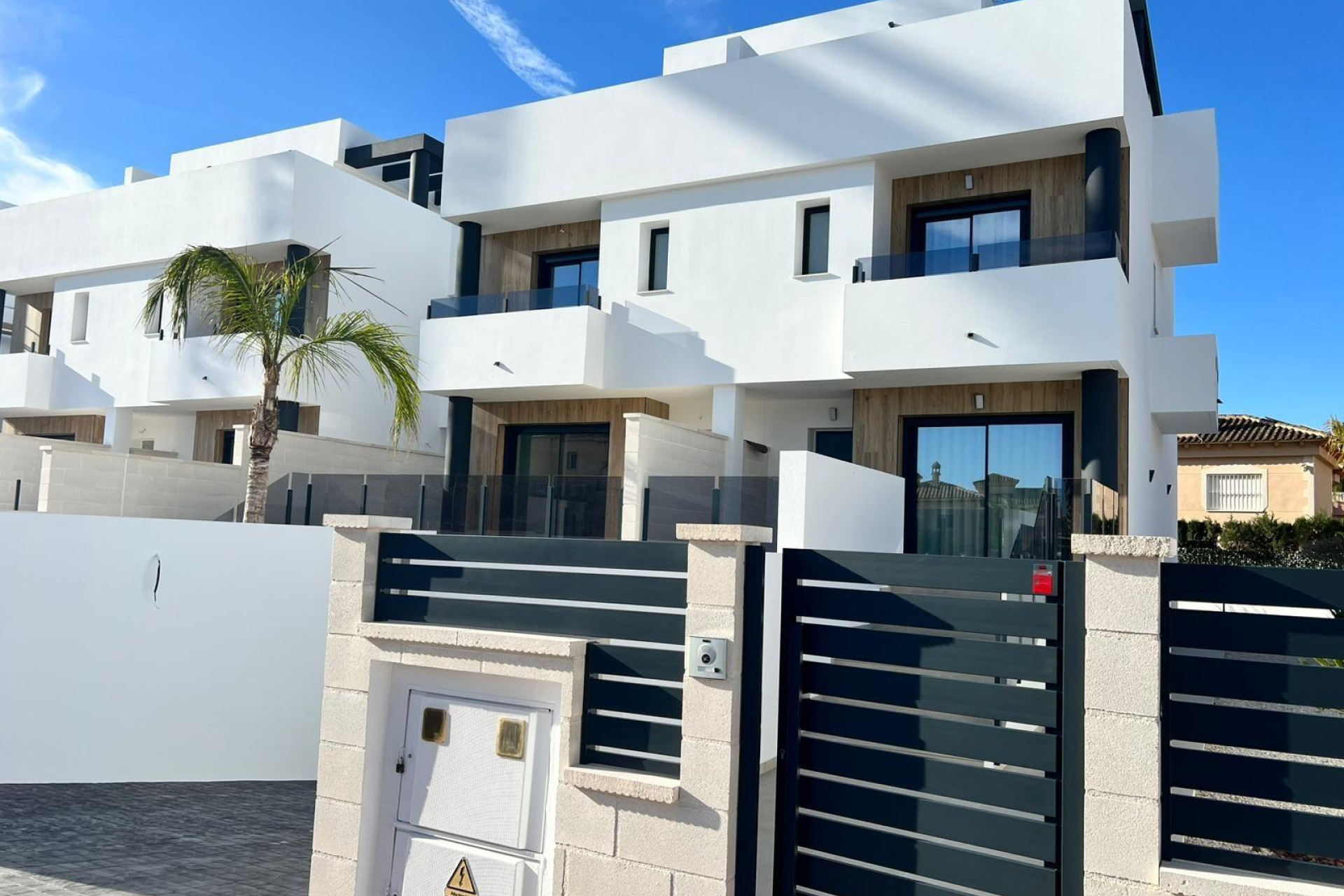 Obra nueva - Villa independiente - Benferri - Benfis Park