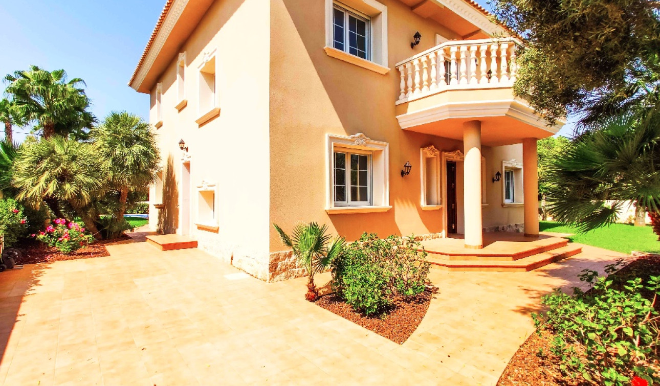 Obra nueva - Villa independiente - Cabo Roig