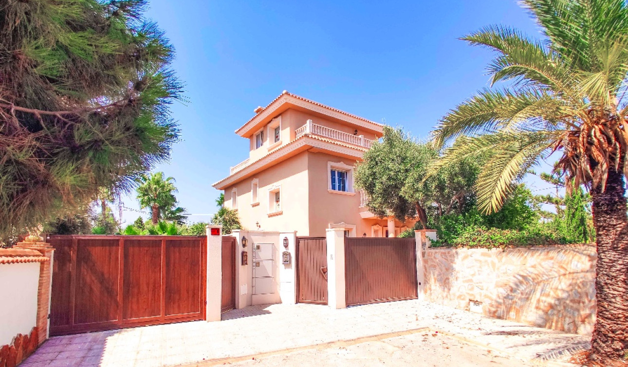 Obra nueva - Villa independiente - Cabo Roig