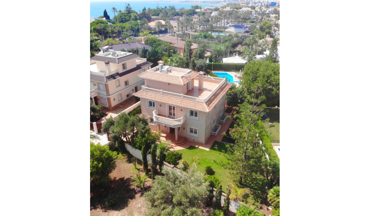 Obra nueva - Villa independiente - Cabo Roig