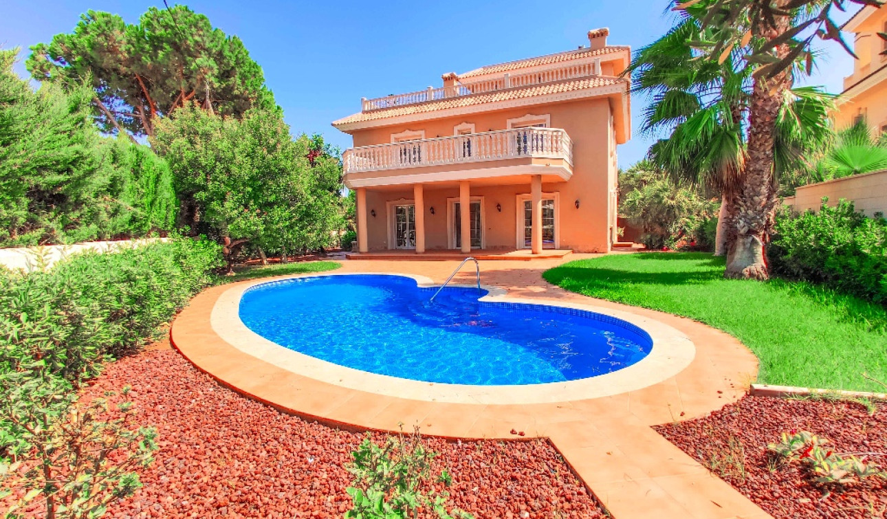 Obra nueva - Villa independiente - Cabo Roig