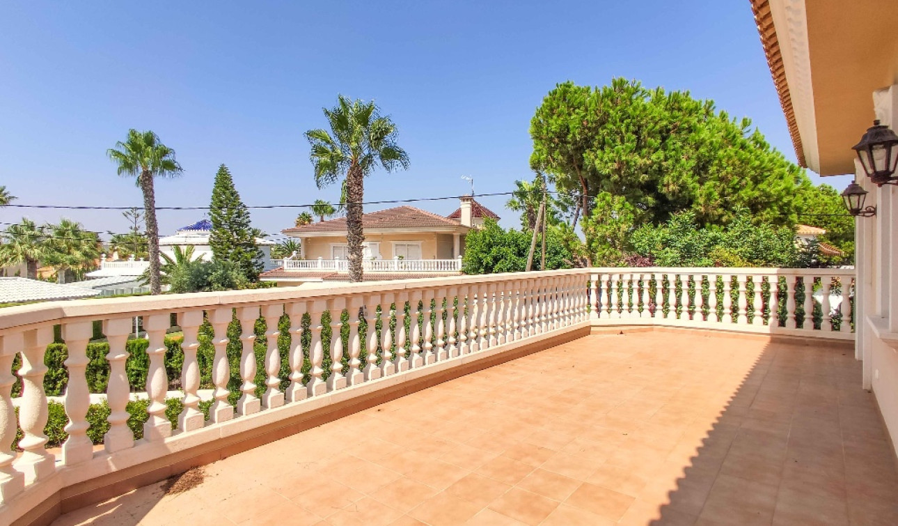 Obra nueva - Villa independiente - Cabo Roig