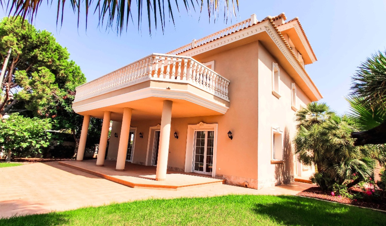 Obra nueva - Villa independiente - Cabo Roig