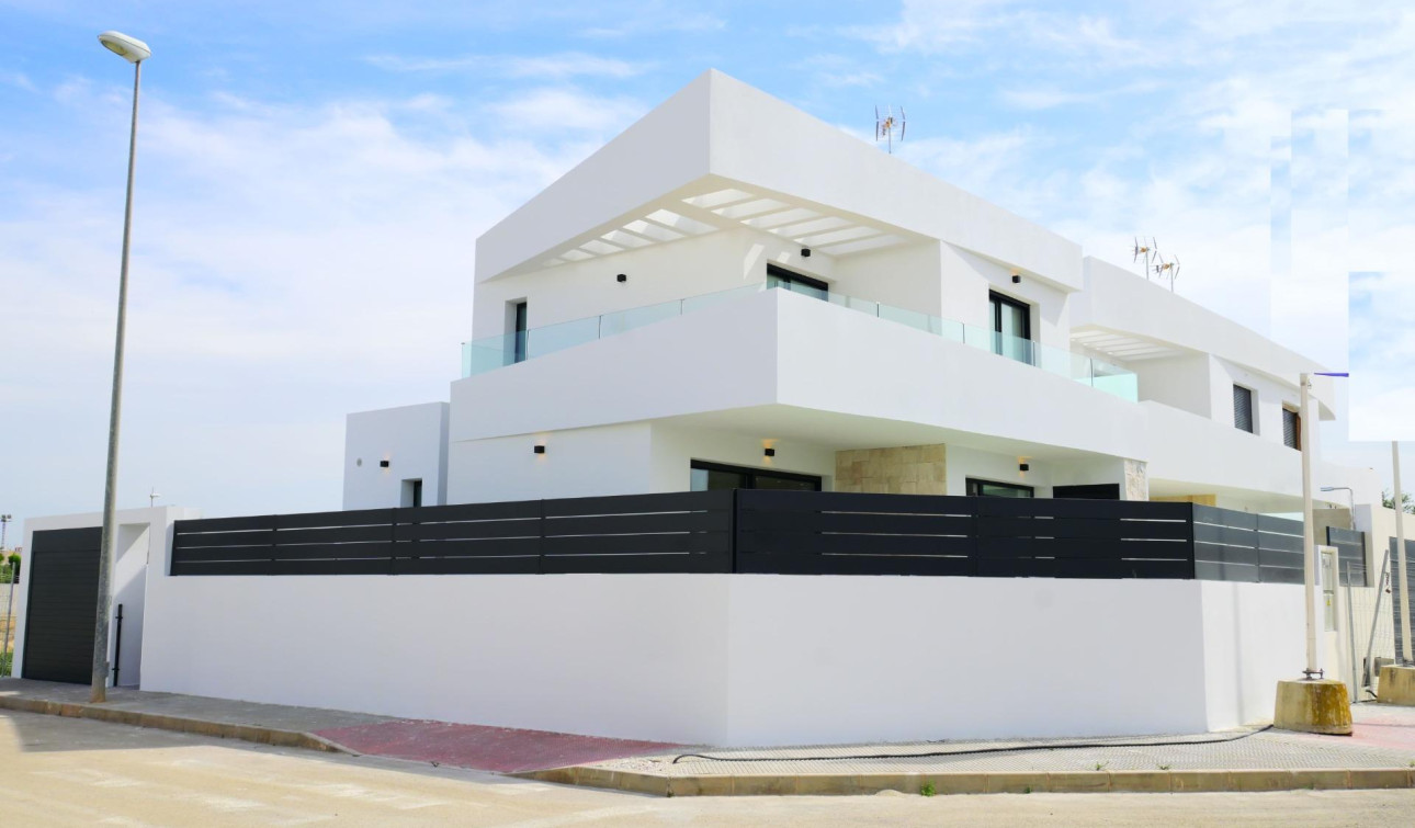 Obra nueva - Villa independiente - Dolores - polideportivo