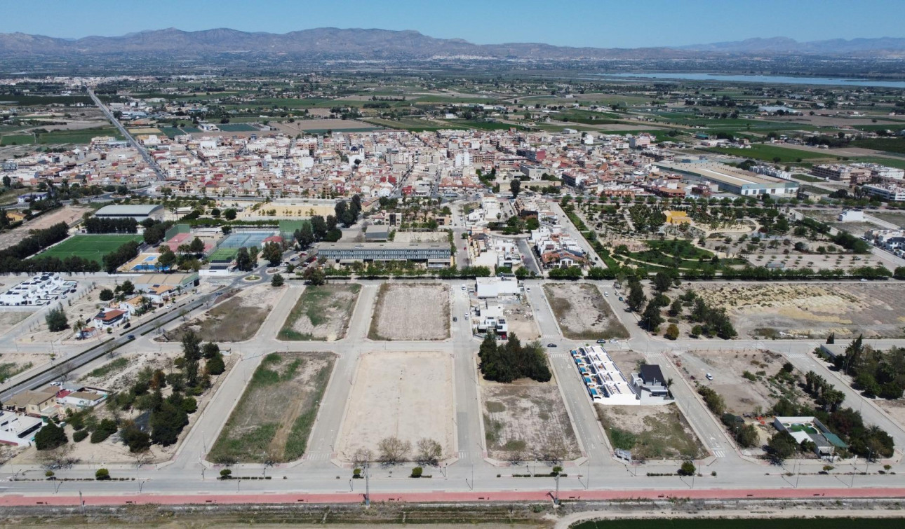 Obra nueva - Villa independiente - Dolores - polideportivo