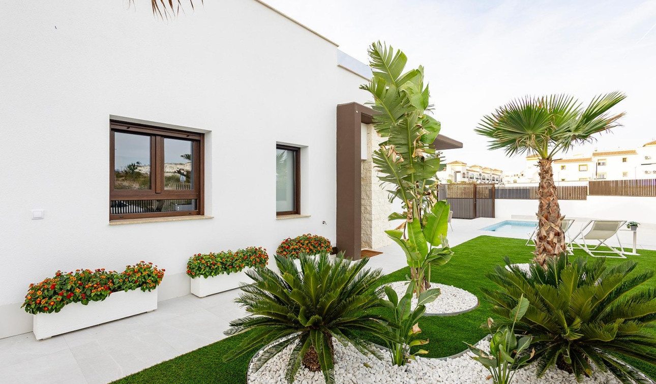 Obra nueva - Villa independiente - Orihuela - Entre Naranjos