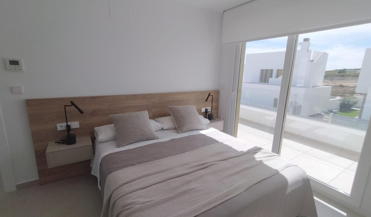 Obra nueva - Villa independiente - Orihuela - Entre Naranjos