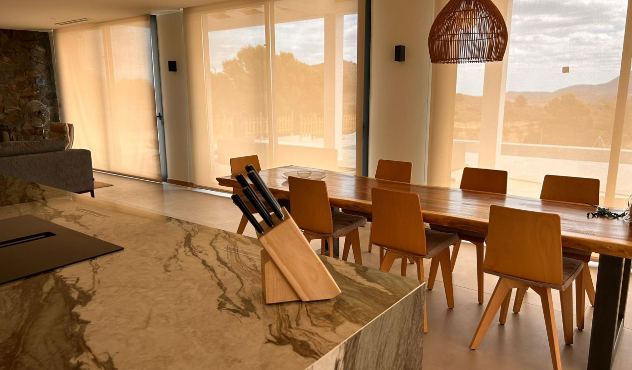 Obra nueva - Villa independiente - Pinoso - Casas Pastor