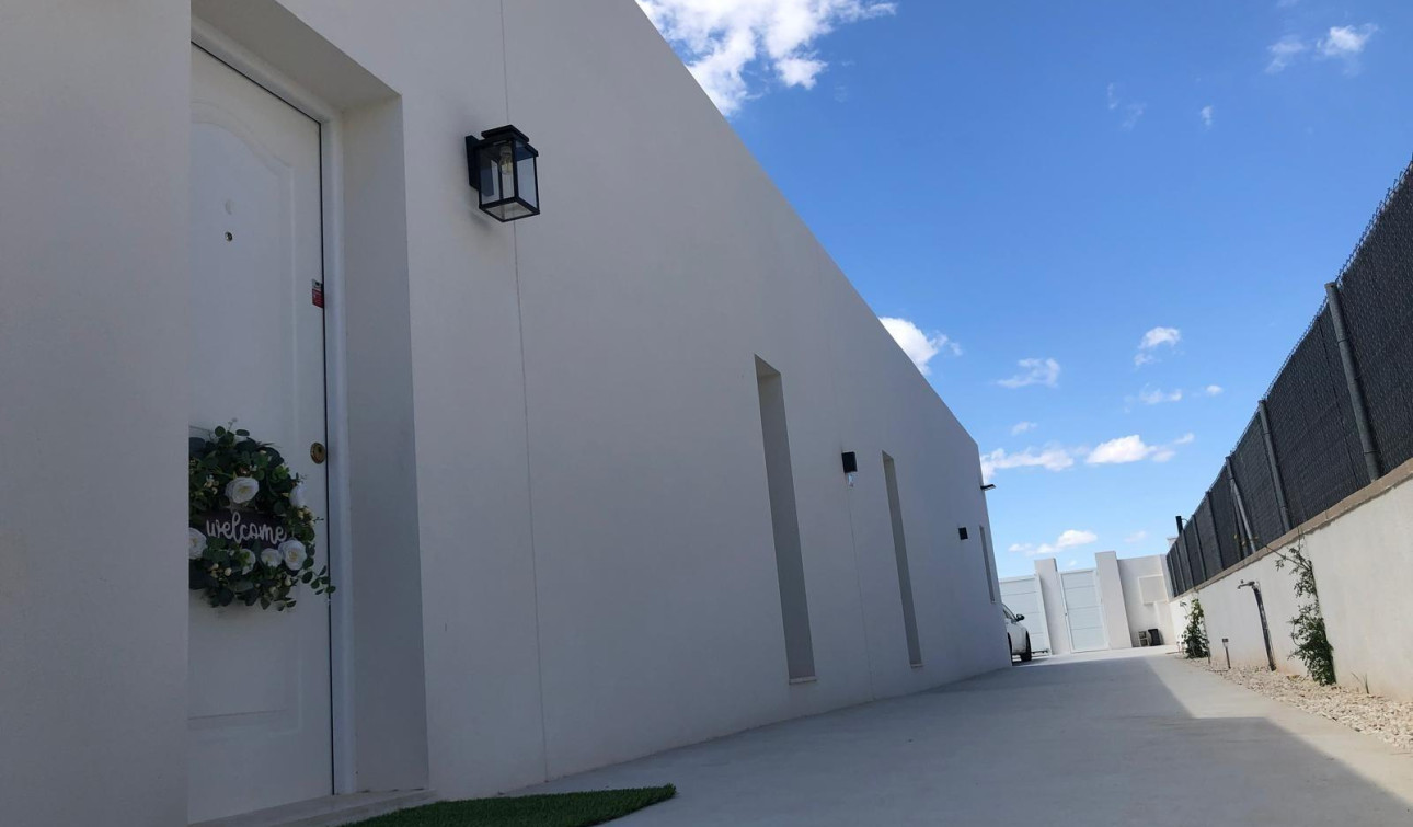 Obra nueva - Villa independiente - Pinoso - Casas Pastor