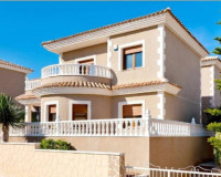 Obra nueva - Villa independiente - Torrevieja - Los Altos