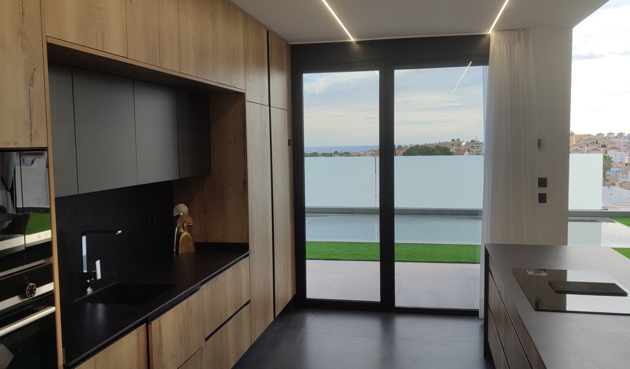 Obra nueva - Villa independiente - Torrevieja - Los Balcones - Los Altos del Edén