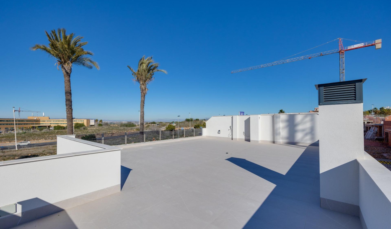 Obra nueva - Villa independiente - Torrevieja - Sector 25
