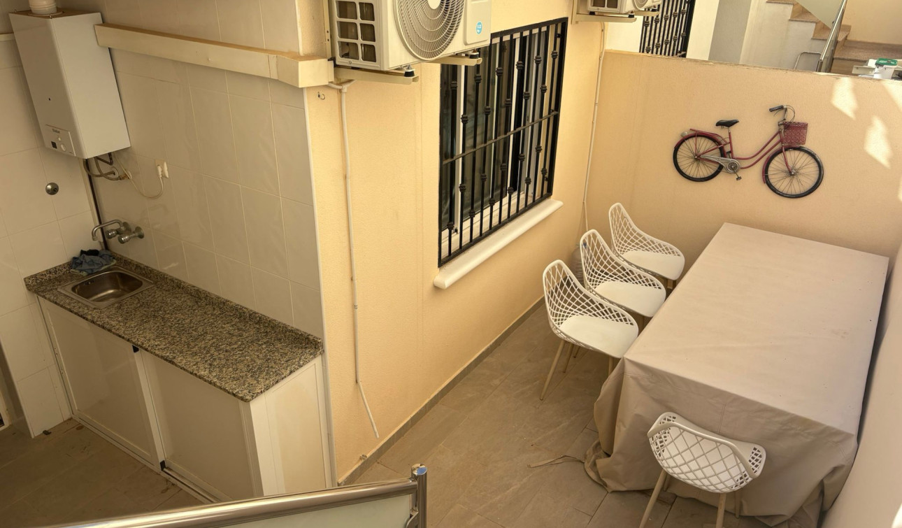 Resale - Apartment / Flat - Algorfa