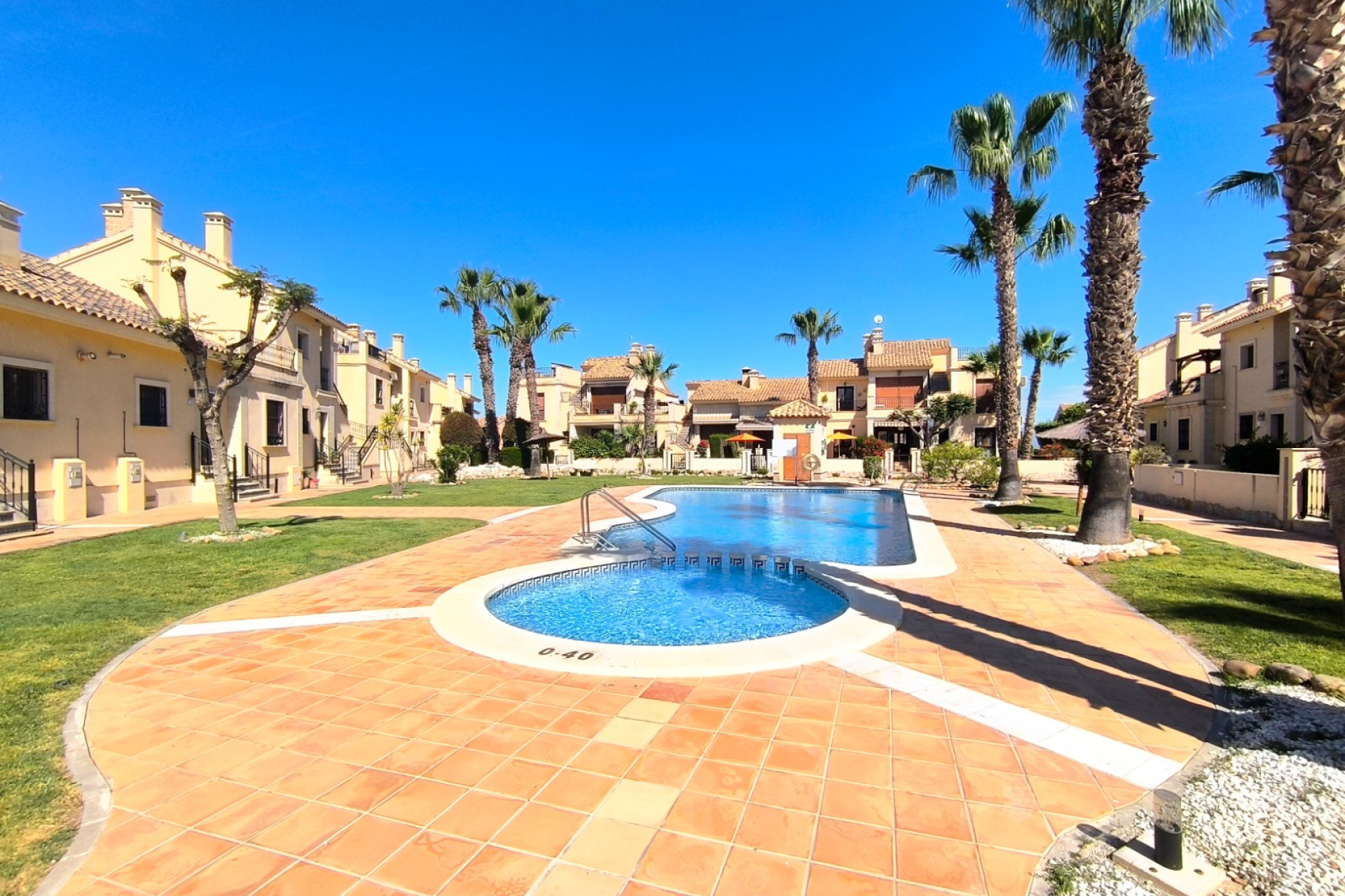 Resale - Apartment / Flat - Algorfa