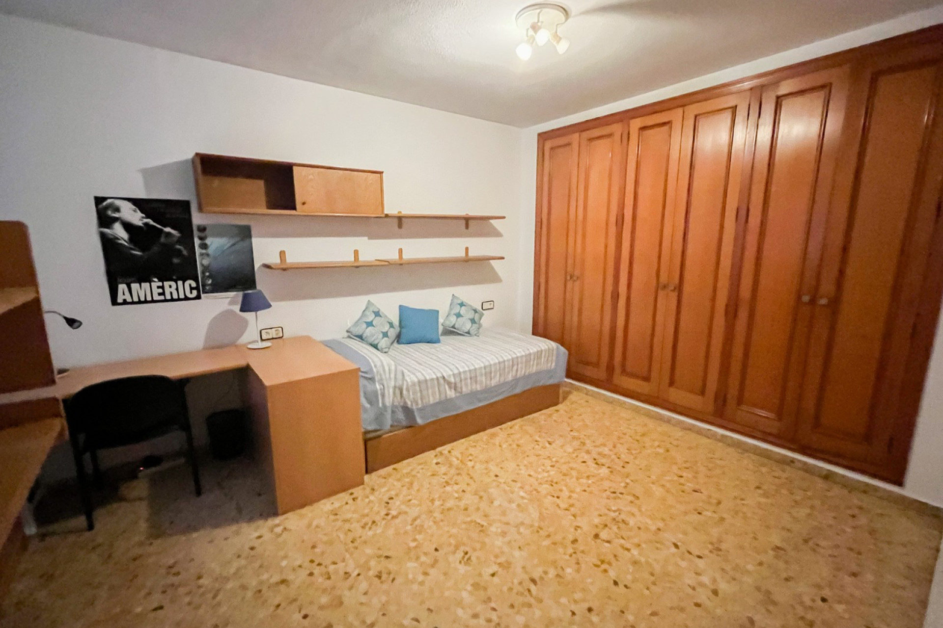 Resale - Apartment / Flat - Alicante - Centro