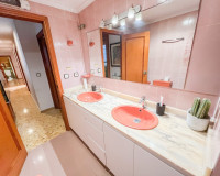 Resale - Apartment / Flat - Alicante - Centro
