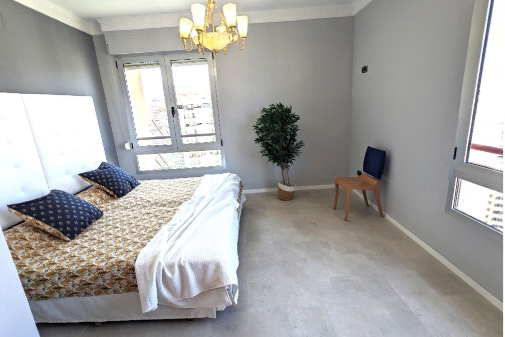 Resale - Apartment / Flat - Benidorm