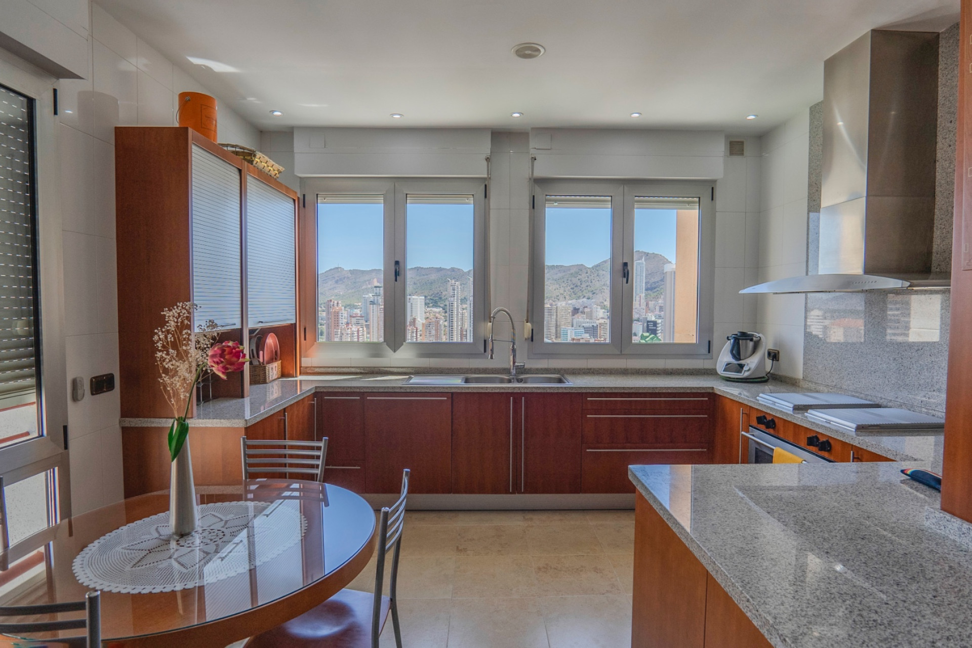 Resale - Apartment / Flat - Benidorm