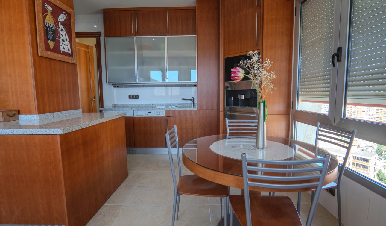 Resale - Apartment / Flat - Benidorm
