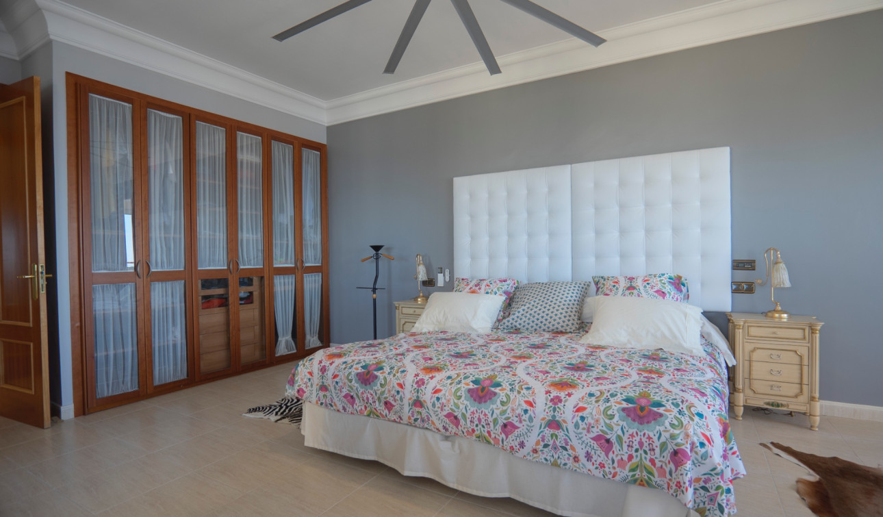 Resale - Apartment / Flat - Benidorm