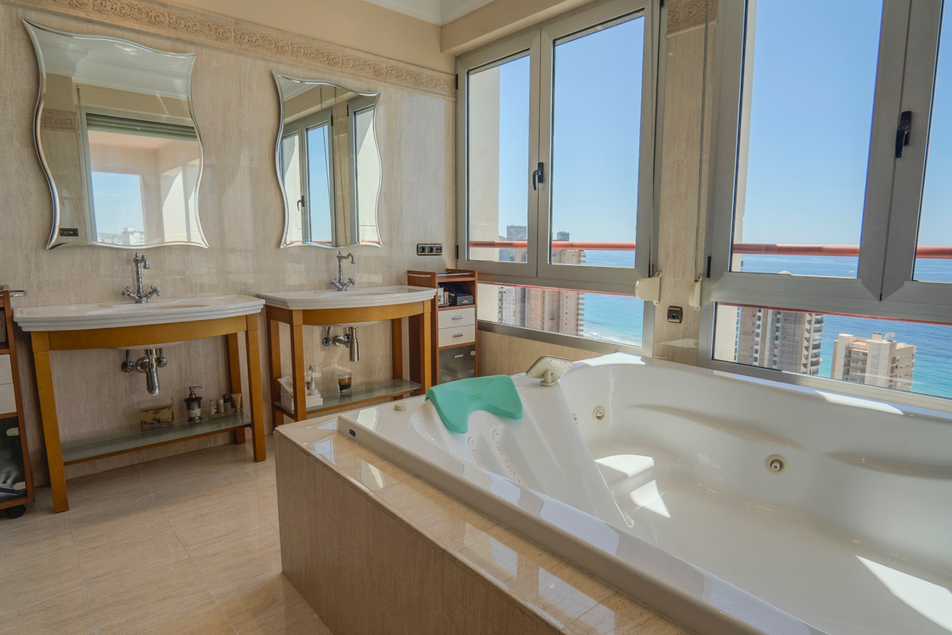 Resale - Apartment / Flat - Benidorm