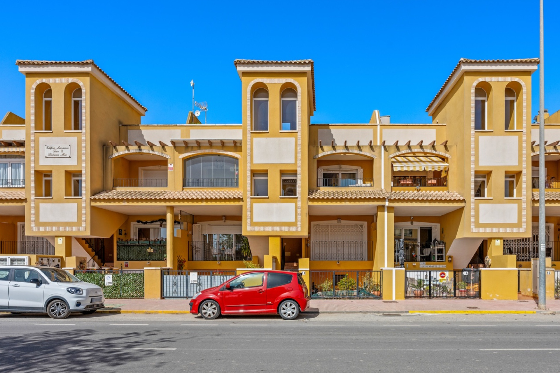 Resale - Apartment / Flat - Daya Nueva - Costa Blanca South