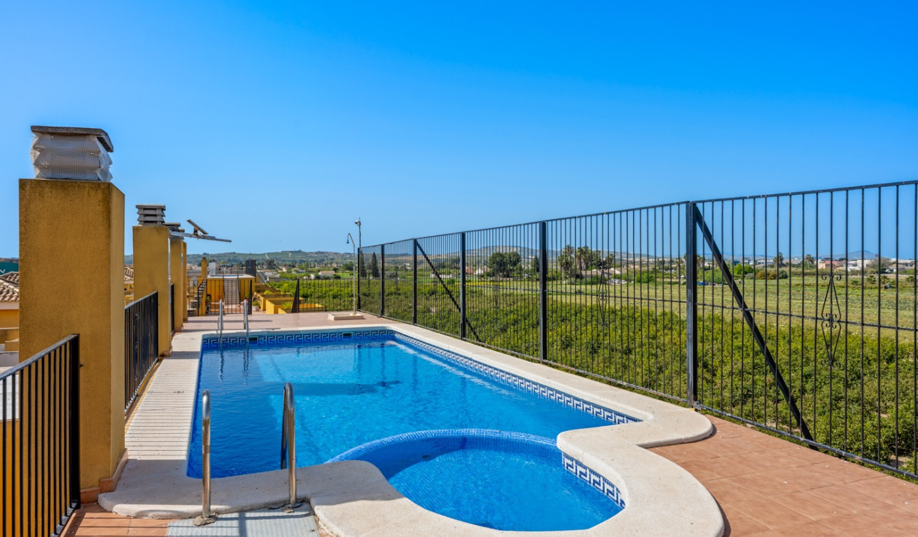 Resale - Apartment / Flat - Daya Nueva - Costa Blanca South